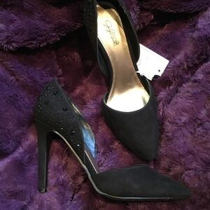 Black heels w black beads, gorgeous
